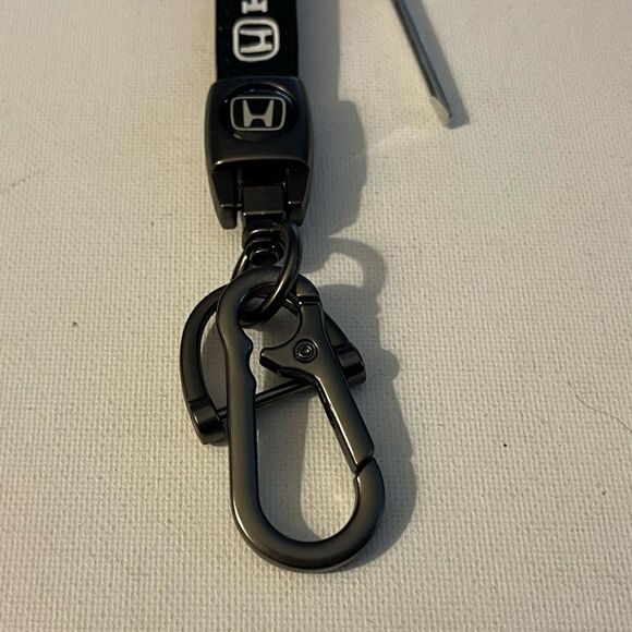 Honda Logo Key Fob Keychain in Black Leather NWT - Picture 2 of 4